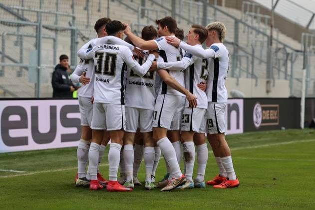 15 02 2025, Soccer, Men, 2 Bundesliga, Season 2024 2025, SV 07 Elversberg SpVgg Greuther Fürth, Goal celebration to 1 0, Goalscorer Fisnik Asllani SV 07 Elversberg Elversberg Ursapharm Arena an der Kaiserlinde Saarland Germany EN Copyright: xSebastianxBachx