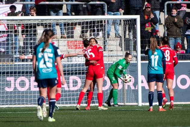 Cora Zicai SC Freiburg, 28 , Maj Schneider SC Freiburg, 15 celebrating the goal for 1 0, Laura Donhauser FC Koeln, 25 , Aurora Mikalsen FC Koeln, 23 annoyed, GER, SC Freiburg vs 1 FC Koeln, Football Google Pixel Womens Bundesliga, 15 Matchday, Saison 2024 2025, 15 02 2025 DFB regulations prohibit any use of photographs as image sequences and or quasi video GER, SC Freiburg vs 1 FC Koeln, Fußball Google Pixel Frauen Bundesliga, 15 Spieltag, Saison 2024 2025, 15 02 2025 Freiburg Copyright: xEibner-Pressefoto Memmlerx EP_MMR