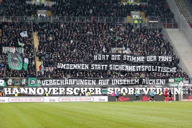 15 02 2025, xmohx, Soccer 2 Bundesliga, 1 FC Kaiserslautern Hannover 96 v l Fans Ultras Spectators Hannover 96, Mood, Scarves, Flags Banner DFL DFB REGULATIONS PROHIBIT ANY USE OF PHOTOGRAPHS as IMAGE SEQUENCES and or QUASI VIDEO Kaiserslautern