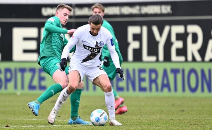 14 02 2025 Soccer Season 2024 2025 2 Soccer Bundesliga 22 Matchday SV Elversberg SpVgg Greuther Fürth Kleeblatt Sportfoto Zink xwoxzix DFL regulations prohibit any use of photographs as image sequences and or quasi video only for editorial use Gian Luca Gian Luca Itter 27, SpVgg Greuther Fürth Lukas Petkov 25, SV Elversberg