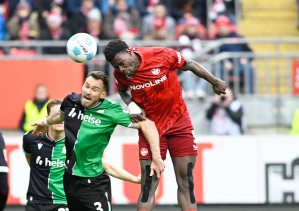 Football 2 Bundesliga Season 2024 25 1 FC Kaiserslautern 15 02 2025 Fritz Walter Stadion 1 FC Kaiserslautern fck Hannover 96 h Boris TOMIAK Hannover 96 , li Ragnar ACHE 1 FC Kaiserslautern 1 FC Kaiserslautern