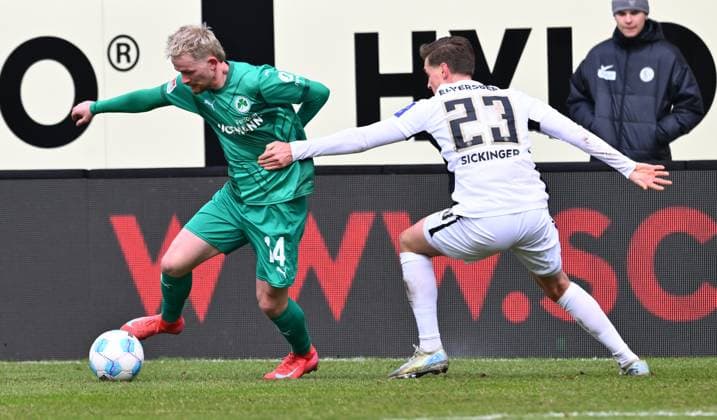 14 02 2025 Soccer season 2024 2025 2 Soccer Bundesliga 22 Matchday SV Elversberg SpVgg Greuther Fürth Kleeblatt Sportfoto Zink xwoxzix DFL regulations prohibit any use of photographs as image sequences and or quasi video only for editorial use Jomaine Consbruch 14, SpVgg Greuther Fürth Carlo Sickinger 23, SV Elversberg