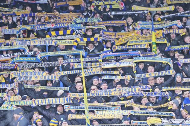Eintracht BS vs SV Darmstadt 98 Braunschweig, 15 02 2025, Soccer, Season 24 25, 2 Bundesliga, 22 Matchday, Eintracht Braunschweig vs SV Darmstadt 98, Picture shows fans of Eintracht in the south curve Braunschweig