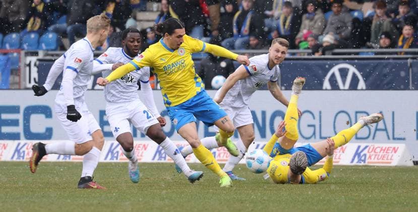 Eintracht BS vs SV Darmstadt 98 Braunschweig, 15 02 2025, Football, Season 24 25, 2 Bundesliga, 22 Matchday, Eintracht Braunschweig vs SV Darmstadt 98, Picture shows Rayan Philippe BTSV, 9 Braunschweig