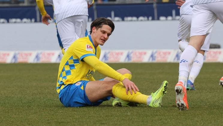 Eintracht BS vs SV Darmstadt 98 Braunschweig, 15 02 2025, Football, Season 24 25, 2 Bundesliga, 22 Matchday, Eintracht Braunschweig vs SV Darmstadt 98, Picture shows Levente Szabo BTVS, 11 Braunschweig
