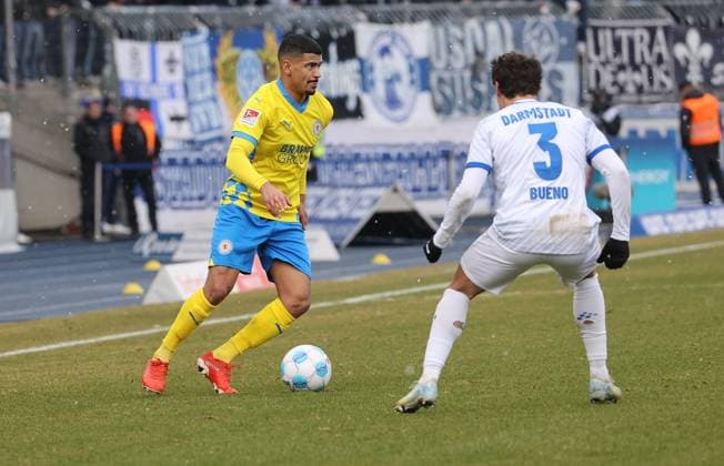 Eintracht BS vs SV Darmstadt 98 Braunschweig, 15 02 2025, Football, Season 24 25, 2 Bundesliga, 22 Matchday, Eintracht Braunschweig vs SV Darmstadt 98, Picture shows Mohamed Dräger BTSV, 2 Braunschweig