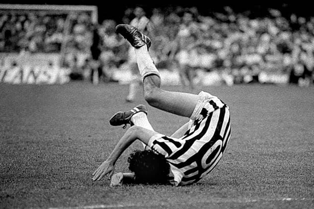 Archivbilder der Woche SPORT KW07 Serie A match between Napoli, S.S.C and Juventus Football Club NAPLES, ITALY - MAY 05: Michel Platini, Juventus Football Club during a Serie A match between Napoli, S.S.C and Juventus Football Club at Stadio San Paolo on May 5, 1985 in Naples, Italy. Naples Italy Copyright: xStefanoxMontesix