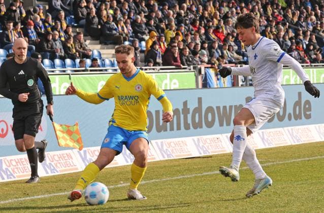 Eintracht BS vs SV Darmstadt 98 Braunschweig, 15 02 2025, Football, Season 24 25, 2 Bundesliga, 22 Matchday, Eintracht Braunschweig vs SV Darmstadt 98, Picture shows Marvin Rittmüller BTSV, 18 Braunschweig