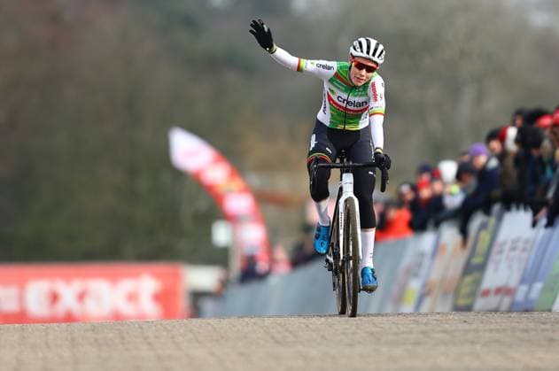 Dutch Inge van der Heijden pictured during the women s elite race of the cyclocross cycling event, race 7 7 in the Exact Cross competition, Saturday 15 February 2025 in Sint-Niklaas. DAVIDxPINTENS  x112504175x