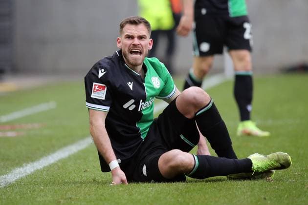 15 02 2025, xmohx, Soccer 2 Bundesliga, 1 FC Kaiserslautern Hannover 96 v l Boris Tomiak Hannover 96 DFL DFB REGULATIONS PROHIBIT ANY USE OF PHOTOGRAPHS as IMAGE SEQUENCES and or QUASI VIDEO Kaiserslautern