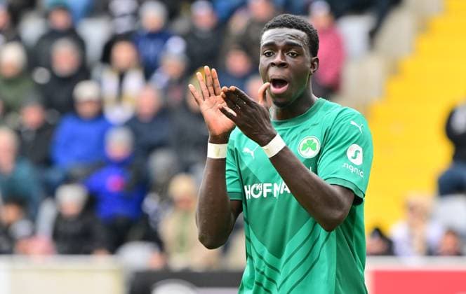 15 02 2025 Soccer Season 2024 2025 2 Soccer Bundesliga 22 Matchday SV Elversberg SpVgg Greuther Fürth Kleeblatt Sportfoto Zink MeZi xmexzix DFL regulations prohibit any use of photographs as image sequences and or quasi video only for editorial use Joshua Quarshie 15, SpVgg Greuther Fürth
