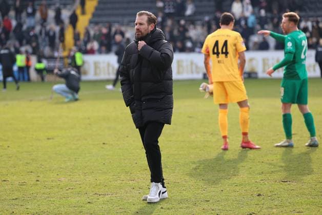 15 02 2025, Football, Men, 2 Bundesliga, Season 2024 2025, SV 07 Elversberg SpVgg Greuther Fürth, Coach Jan Siewert SpVgg Greuther Fürth Elversberg Ursapharm Arena an der Kaiserlinde Saarland Germany EN Copyright: xSebastianxBachx
