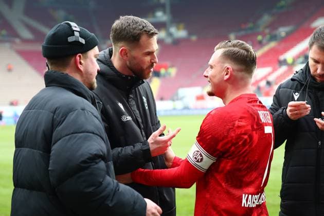 15 02 2025, xmohx, Soccer 2 Bundesliga, 1 FC Kaiserslautern Hannover 96 v l Boris Tomiak Hannover 96 Marlon Ritter 1 FC Kaiserslautern DFL DFB REGULATIONS PROHIBIT ANY USE OF PHOTOGRAPHS as IMAGE SEQUENCES and or QUASI VIDEO Kaiserslautern