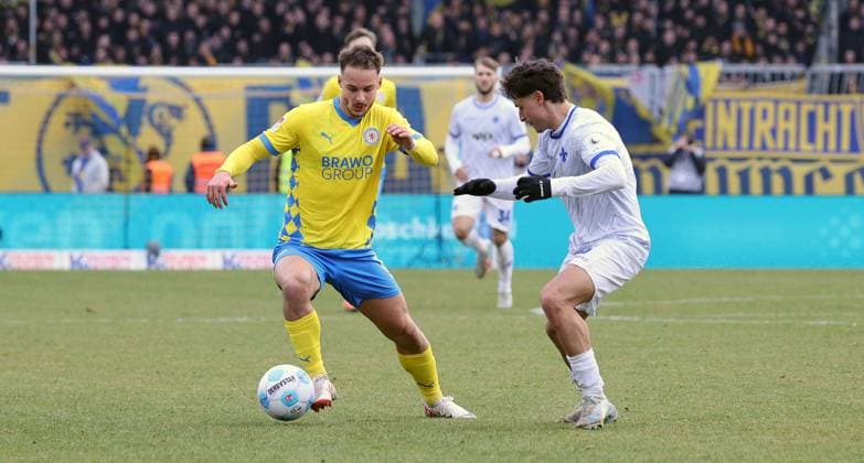 Eintracht BS vs SV Darmstadt 98 Braunschweig, 15 02 2025, Football, Season 24 25, 2 Bundesliga, 22 Matchday, Eintracht Braunschweig vs SV Darmstadt 98, Picture shows Marvin Rittmüller BTSV, 18 Braunschweig