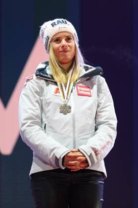 ALPINE SKIING - FIS Ski WC Saalbach 2025 SAALBACH,AUSTRIA,15.FEB.25 - ALPINE SKIING - FIS Alpine World Ski Championships Saalbach 2025, slalom, ladies, medal plaza, award ceremony. Image shows the rejoicing of Katharina Liensberger (AUT). Keywords: medal.  GEPAxpictures xHaraldxSteiner