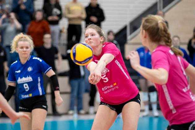 1 Volleyball Bundesliga Women Schwarz Weiss Erfurt vs VC Wiesbaden Erfurt 15 02 2025 Hannah Hartmann 5 VC Wiesbaden 1 Volleyball Bundesliga Women Schwarz Weiss Erfurt vs VC Wiesbaden Riethsporthalle Erfurt 15 02 2025 Copyright: xBEAUTIFULxSPORTS Duehringx