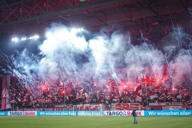 2 Soccer Bundesliga, Fortuna Düsseldorf vs Hertha BSC Berlin, 15 02 2025 Pyroshow from the Düsseldorf curve before the match DFL REGULATIONS PROHIBIT ANY USE OF PHOTOGRAPHS AS IMAGE SEQUENCES AND OR Q UASI VIDEO 2 Soccer Bundesliga, Fortuna Düsseldorf vs Hertha BSC Berlin, 15 02 2025 Copyright: xBEAUTIFULxSPORTS Derixx