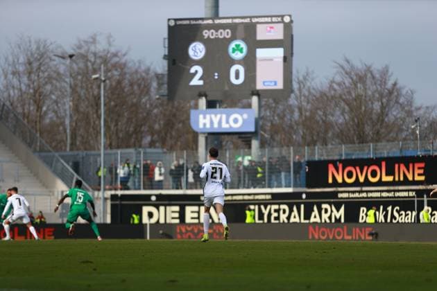15 02 2025, xrekx, Soccer 2 Bundesliga, SV Elversberg SpVgg Greuther Fuerth v l Scoreboard, Videowall, Scoreboard, Info, Advertising Paul Stock SV 07 Elversberg DFL DFB REGULATIONS PROHIBIT ANY USE OF PHOTOGRAPHS as IMAGE SEQUENCES and or QUASI VIDEO Elversberg