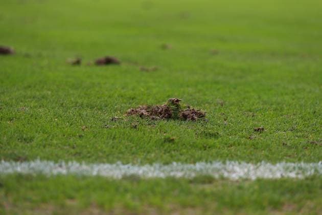 15 02 2025, xrekx, Soccer 2 Bundesliga, SV Elversberg SpVgg Greuther Fuerth v l symbol photo, symbol image, symbol stadium, symbolic photo, symbolic image, symbolic stadium Rasen, Der Platz ist nach 90 Minuten ordentlich mitgenommen DFL DFB REGULATIONS PROHIBIT ANY USE OF PHOTOGRAPHS as IMAGE SEQUENCES and or QUASI VIDEO Elversberg
