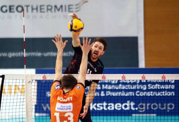 from left Ruben SCHOTT Berlin , Marco MILOVANOVIC Haching , He Volleyball Bundesliga 2024 25, TSV Haching Muenchen vs Berlin Recyclin Volleys, Geothermie Arena, Unterhaching, 15 02 25 Copyright: WolfgangxFehrmann