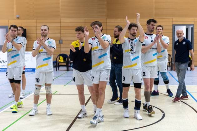 Team, Mannschaft, Enttaeuscht, Enttaeuschtung, negative emotions, negative emotion, SV Schwaig Volleyball Blue Volleys Gotha, Volleyball, 2 Bundesliga Sued, , 15 02 2025 SV Schwaig Volleyball Blue Volleys Gotha, Volleyball, 2 Bundesliga Sued, , 15 02 2025 Schwaig Copyright: xEibner-Pressefoto G.xSantemizx EP_GSZ