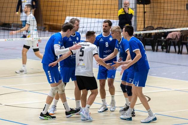 Team, squad, cheers, jubilation, positive emotions, positive emotion, SV Schwaig Volleyball Blue Volleys Gotha, Volleyball, 2 Bundesliga Sued, , 15 02 2025 SV Schwaig Volleyball Blue Volleys Gotha, Volleyball, 2 Bundesliga Sued, , 15 02 2025 Schwaig Copyright: xEibner-Pressefoto G.xSantemizx EP_GSZ