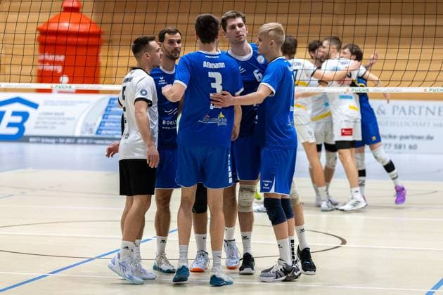 Team, squad, cheers, jubilation, positive emotions, positive emotion, SV Schwaig Volleyball Blue Volleys Gotha, Volleyball, 2 Bundesliga Sued, , 15 02 2025 SV Schwaig Volleyball Blue Volleys Gotha, Volleyball, 2 Bundesliga Sued, , 15 02 2025 Schwaig Copyright: xEibner-Pressefoto G.xSantemizx EP_GSZ