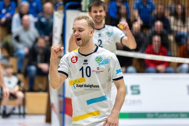 Melvin Jasper Roll SV Schwaig, 10 , single picture, single photo, portrait, portraet, cheers, jubilation, positive emotions, positive emotion, SV Schwaig Volleyball Blue Volleys Gotha, Volleyball, 2 Bundesliga Sued, , 15 02 2025 SV Schwaig Volleyball Blue Volleys Gotha, Volleyball, 2 Bundesliga Sued, , 15 02 2025 Schwaig Copyright: xEibner-Pressefoto G.xSantemizx EP_GSZ