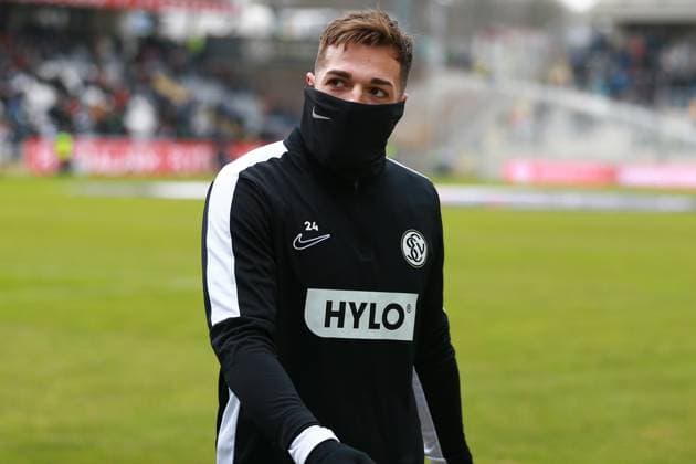 15 02 2025, xrekx, Soccer 2 Bundesliga, SV Elversberg SpVgg Greuther Fuerth v l Luca Schnellbacher SV 07 Elversberg DFL DFB REGULATIONS PROHIBIT ANY USE OF PHOTOGRAPHS as IMAGE SEQUENCES and or QUASI VIDEO Elversberg