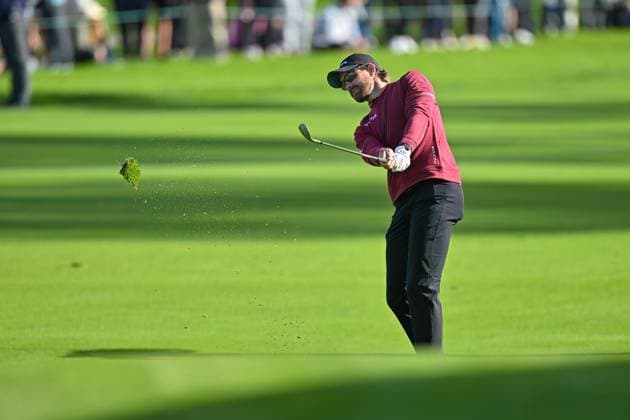 February 15, 2025: Patrick Rodgers hits from the fairway on the 18th hole during the third round of the Genesis Invitational on Torrey Pines South Course in San Diego, California. CSM San Diego USA - ZUMAc04_ 20250215_zma_c04_278 Copyright: xJustinxFinex