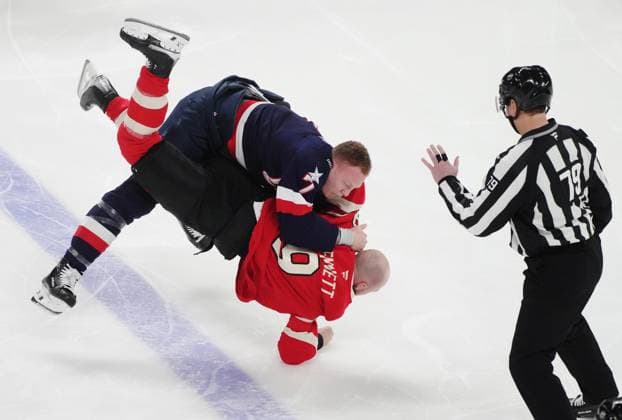 Bilder des Jahres 2025, Sport 02 Februar Sport Themen der Woche KW07 Sport Bilder des Tages February 15, 2025, Montreal, Pq, Canada: United States Brady Tkachuk (top) fights Canada s Sam Bennett (9) during first period 4 Nations Face-Off hockey action in Montreal on Saturday, Feb. 15, 2025. Canada News - February 15, 2025  - ZUMAc35_ 20250215_zaf_c35_197 Copyright: xChristinnexMuschix