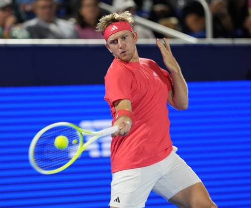 DELRAY BEACH, FL - FEBRUARY 15: Alejandro Davidovich Fokina (ESP) during his semifinal match of the Delray Beach Open on February 15, 2025, at the Delray Beach Tennis Center in Delray Beach, FL. (Photo by Andrew Patron Icon Sportswire) TENNIS: FEB 15 Delray Beach Open EDITORIAL USE ONLY Icon2502150414