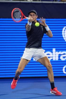 DELRAY BEACH, FL - FEBRUARY 15: Matteo Arnaldi (ITA) during his semifinal match of the Delray Beach Open on February 15, 2025, at the Delray Beach Tennis Center in Delray Beach, FL. (Photo by Andrew Patron Icon Sportswire) TENNIS: FEB 15 Delray Beach Open EDITORIAL USE ONLY Icon2502150417