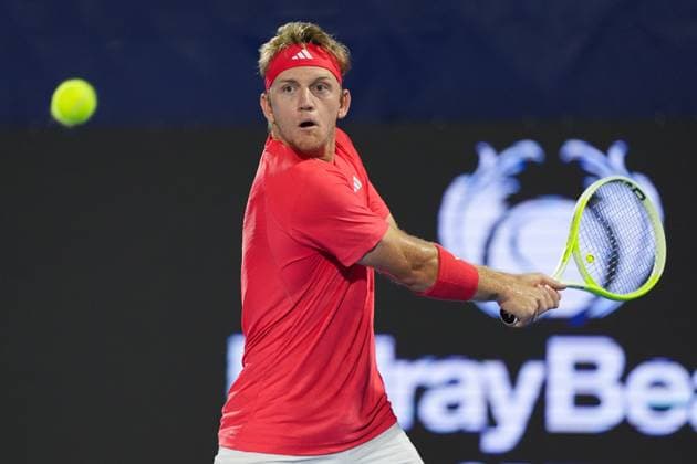 DELRAY BEACH, FL - FEBRUARY 15: Alejandro Davidovich Fokina (ESP) during his semifinal match of the Delray Beach Open on February 15, 2025, at the Delray Beach Tennis Center in Delray Beach, FL. (Photo by Andrew Patron Icon Sportswire) TENNIS: FEB 15 Delray Beach Open EDITORIAL USE ONLY Icon2502150426