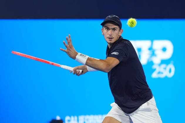 DELRAY BEACH, FL - FEBRUARY 15: Matteo Arnaldi (ITA) during his semifinal match of the Delray Beach Open on February 15, 2025, at the Delray Beach Tennis Center in Delray Beach, FL. (Photo by Andrew Patron Icon Sportswire) TENNIS: FEB 15 Delray Beach Open EDITORIAL USE ONLY Icon2502150427