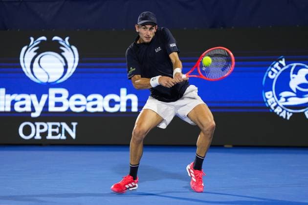 DELRAY BEACH, FL - FEBRUARY 15: Matteo Arnaldi (ITA) during his semifinal match of the Delray Beach Open on February 15, 2025, at the Delray Beach Tennis Center in Delray Beach, FL. (Photo by Andrew Patron Icon Sportswire) TENNIS: FEB 15 Delray Beach Open EDITORIAL USE ONLY Icon2502150433