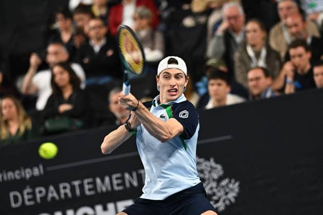 Open 13 Provence - Semi-Final - Humbert v Bergs Ugo Humbert (FRA) during his semi final match at the Open 13 Provence in Marseille, on February, 15, 2025. Photo by Corinne Dubreuil ABACAPRESS.COM Marseille Provence-Alpes-Cote d Azur France  Copyright: xDubreuilxCorinne ABACAx