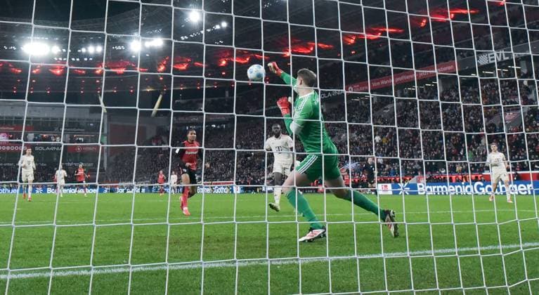 15 02 2025, xblx, Soccer 1 Bundesliga, Bayer 04 Leverkusen FC Bayern München v l Amine Adli Bayer Leverkusen , Manuel Neuer FC Bayern Muenchen DFL DFB REGULATIONS PROHIBIT ANY USE OF PHOTOGRAPHS as IMAGE SEQUENCES and or QUASI VIDEO Leverkusen