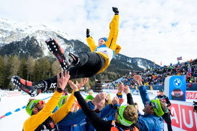 Bilder des Jahres 2025, Sport 02 Februar Sport Themen der Woche KW07 Sport Bilder des Tages 250216 Franziska Preuss of Germany celebrates with Team Germany after women s 10 km pursuit during the IBU Biathlon World Championships on February 16, 2025 in Lenzerheide. Photo: Petter Arvidson BILDBYRAN kod PA PA0976 bbeng skidskytte biathlon skiskyting skidskytte-vm vm ibu world championships biathlon world championships dam pursuit jaktstart jubel *** 250216 Franziska Preuss of Germany celebrates with Team Germany after women s 10 km pursuit during the IBU Biathlon World Championships on February 16, 2025 in Lenzerheide Photo Petter Arvidson BILDBYRAN kod PA PA0976 bbeng biathlon biathlon biathlon biathlon world championships ibu world championships biathlon world championships women pursuit jaktstart jubel  Copyright: PETTERxARVIDSON BB250216PA091