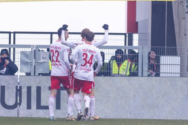 16 02 2025, Soccer, GER, Season, 2 Liga, Season 2024 2025, 22 Matchday, SSV Jahn Regensburg Hamburger SV Cheering after the 1 0 by Sargis Adamyan SSV Jahn DFL REGULATIONS PROHIBIT ANY USE OF PHOTOGRAPHS AS IMAGE SEQUENCES AND OR QUASI VIDEO