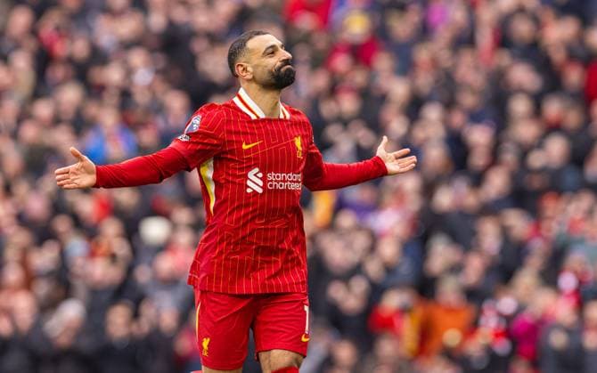 Football - FA Premier League - Liverpool FC v Wolverhampton Wanderers FC LIVERPOOL, ENGLAND - Sunday, February 16, 2025: Liverpool s Mohamed Salah celebrates after scoring the second goal during the FA Premier League match between Liverpool FC and Wolverhampton Wanderers FC at Anfield. (Photo by David Rawcliffe Propaganda) LIVERPOOL Anfield MERSEYSIDE ENGLAND  Copyright: xDavidxRawcliffex P2025-02-16-Liverpool_Wolves-39