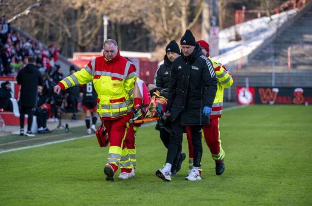 Soccer, Women, Season 2024 2025, 2 Women Bundesliga 15 Matchday , 1 FC Union Berlin 1 FC Nürnberg, Injury Leonie Köster 1 Women 1 FC Union , 16 02 2025, Copyright: xMatthiasxKochx
