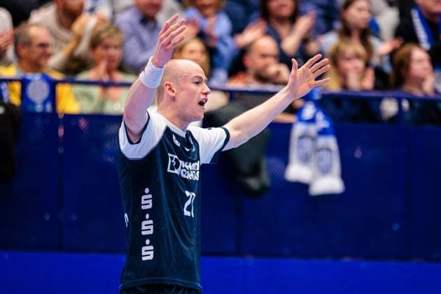 Leve Carstensen TBV Lemgo Lippe, 21 cheers after scoring goal GER, TBV Lemgo Lippe vs Fuechse Berlin, Handball, 1 Bundesliga, Matchday 19, Season 2024 2025, 16 02 2025 GER, TBV Lemgo Lippe vs Fuechse Berlin, Handball, 1 Bundesliga, Matchday 19, Season 2024 2025, 16 02 2025 Lemgo Copyright: xEibner-Pressefoto JanxRollingerx EP_JSK