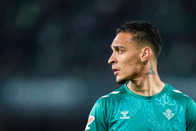 February 16, 2025, Sevilla, Sevilla, SPAIN: Antony Matheus dos Santos of Real Betis looks on during the Spanish league, LaLiga EA Sports, football match played between Real Betis and Real Sociedad at Benito Villamarin stadium on February 16, 2025, in Sevilla, Spain. Sevilla SPAIN - ZUMAa181 20250216_zaa_a181_275 Copyright: xJoaquinxCorcherox