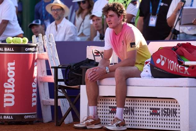 Joao Fonseca of Brazil waiting for the ceremony to start after his mens singles finals win over Francisco Cerundolo at IEB+ Argentina Open 2025 at Buenos Aires Lawn Tennis Club February 16, 2025 in Buenos Aires, Argentina. (Photo by Camilla Stolen, Imago) Buenos Aires Argentina Copyright: xCamillaxStolenx L1160208 1