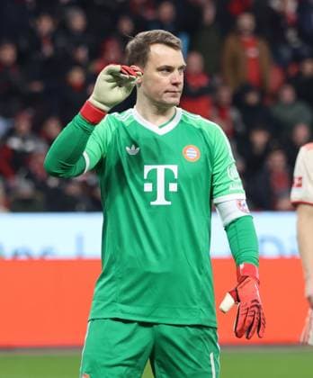 Goalkeeper Manuel Neuer Bayern , Leverkusen, Germany, 15 02 2025, Soccer Bundesliga, 22 Matchday, Bayer 04 Leverkusen FC Bayern München DFL REGULATIONS PROHIBIT ANY USE OF PHOTOGRAPHS AS IMAGE SEQUENCES AND OR QUASI VIDEO