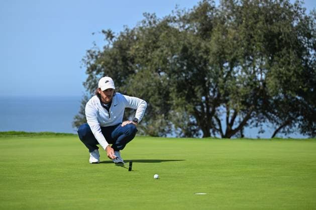February 16, 2025: Tommy Fleetwood lines up a putt on the 2nd hole during the final round of the Genesis Invitational on Torrey Pines South Course in San Diego, California. CSM San Diego USA - ZUMAc04_ 20250216_zma_c04_007 Copyright: xJustinxFinex