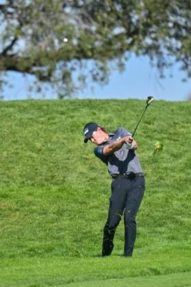 February 16, 2025: Maverick McNealy hits a shot on the 2nd hole during the final round of the Genesis Invitational on Torrey Pines South Course in San Diego, California. CSM San Diego USA - ZUMAc04_ 20250216_zma_c04_022 Copyright: xJustinxFinex