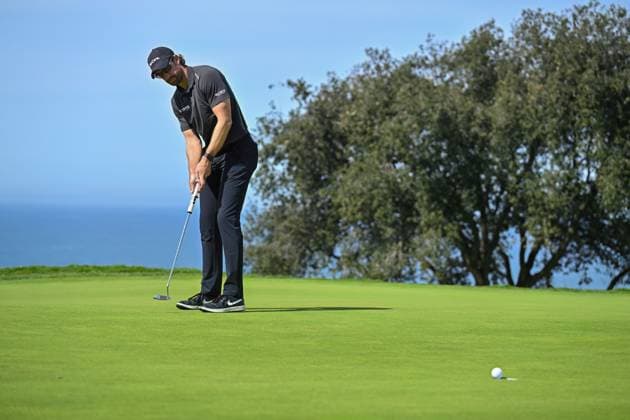 February 16, 2025: Patrick Rodgers putts on the 2nd hole during the final round of the Genesis Invitational on Torrey Pines South Course in San Diego, California. CSM San Diego USA - ZUMAc04_ 20250216_zma_c04_024 Copyright: xJustinxFinex