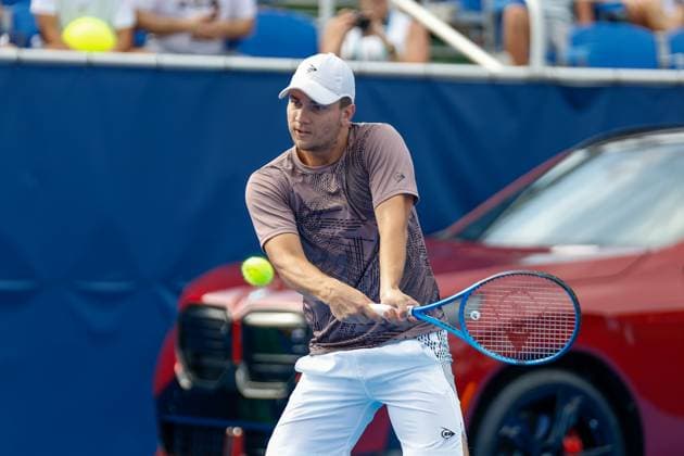 DELRAY BEACH, FL - FEBRUARY 16: Miomir Kecmanovic (SRB) in action during the Mens Singles Final of the Delray Beach Open on February 16, 2025, at Delray Beach Stadium & Tennis Center in Delray Beach, Florida.(Photo by Chris Arjoon Icon Sportswire). TENNIS: FEB 16 Delray Beach Open EDITORIAL USE ONLY Icon25021600115